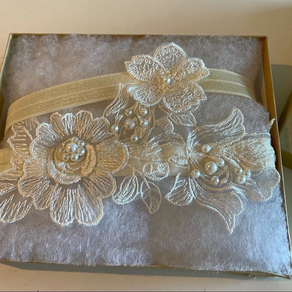 Wedding garter 16 & 15 inches ivory color
